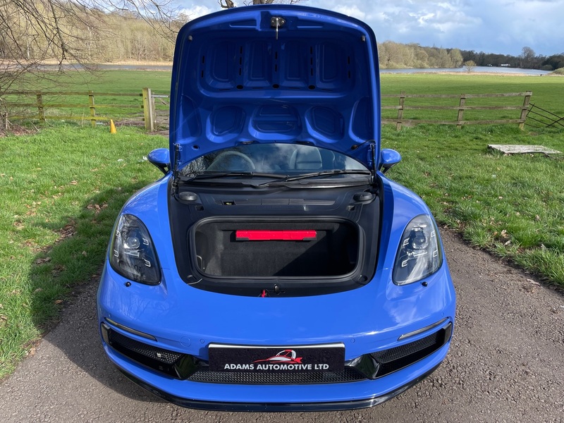 PORSCHE 718