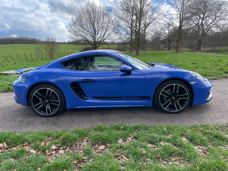 PORSCHE 718