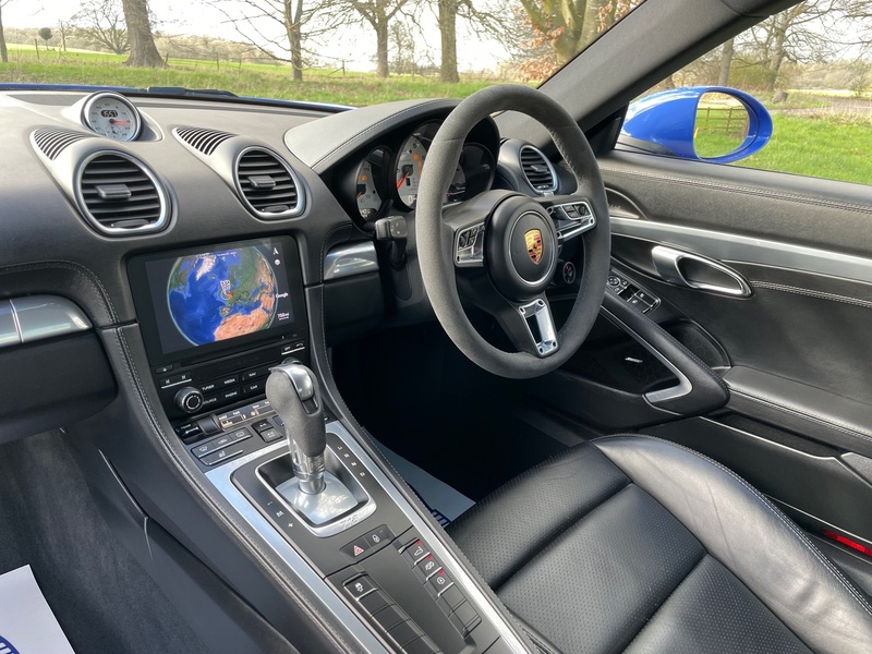 PORSCHE 718