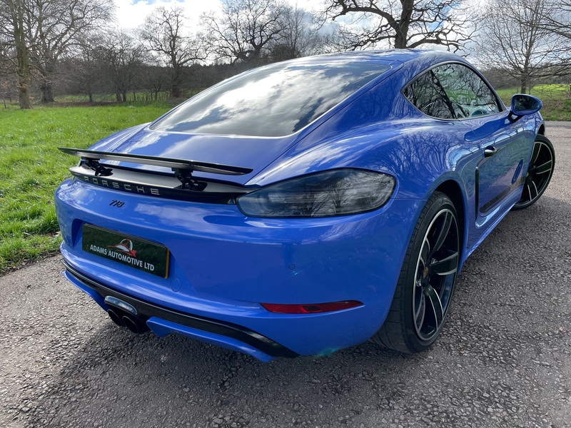 PORSCHE 718