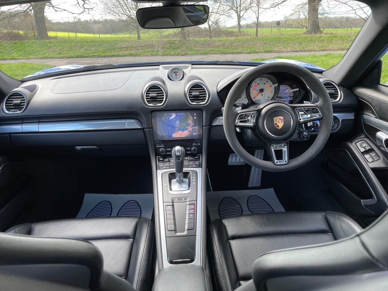 PORSCHE 718