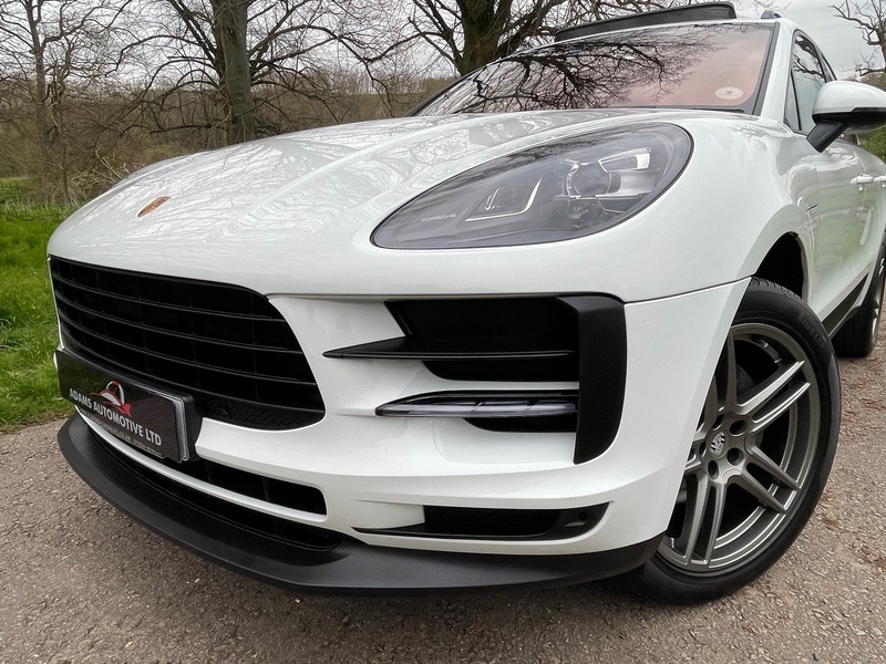 View PORSCHE MACAN PDK