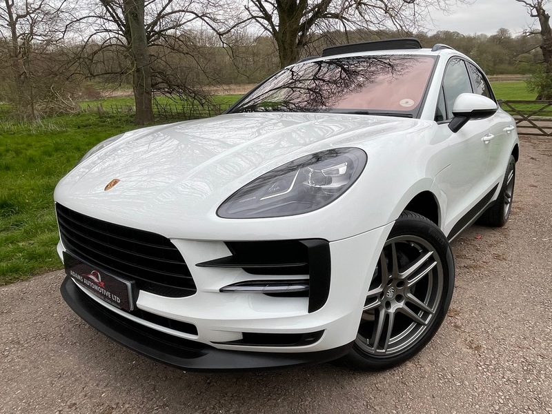 View PORSCHE MACAN PDK